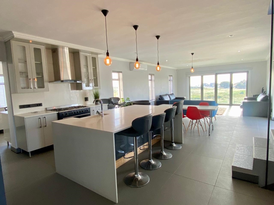 7 Bedroom Property for Sale in Gansbaai Central Western Cape